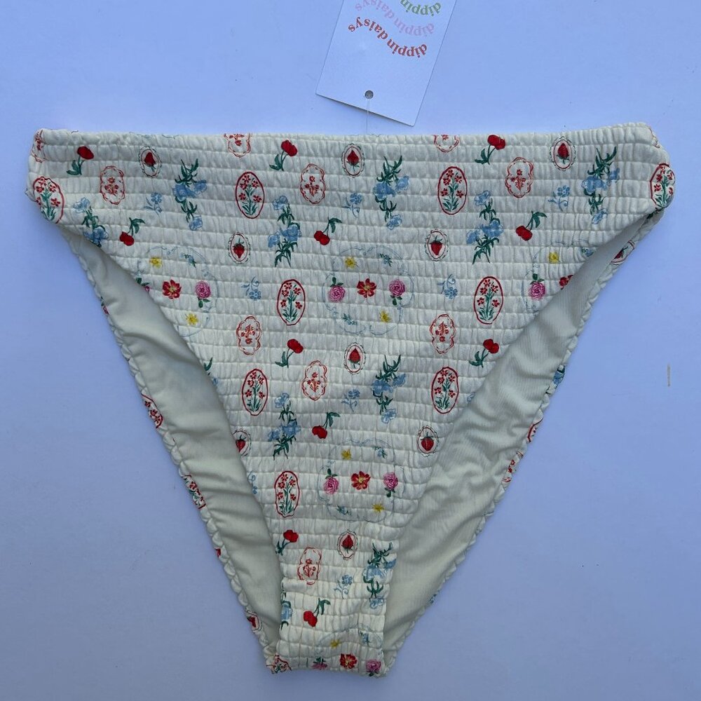 Dippin’ Daisy’s Seashore bottom